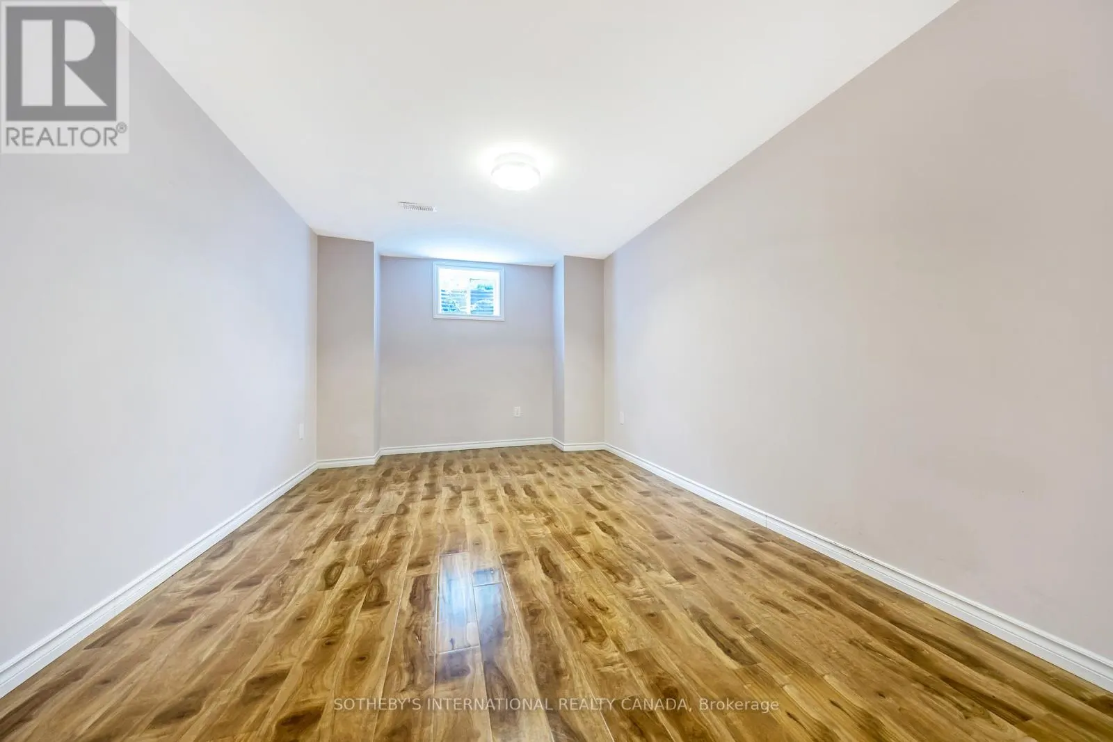 465 CUSICK CIRCLE