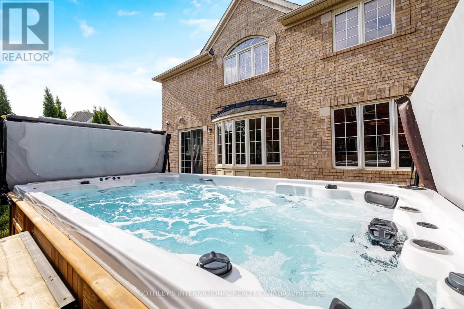 465 CUSICK CIRCLE