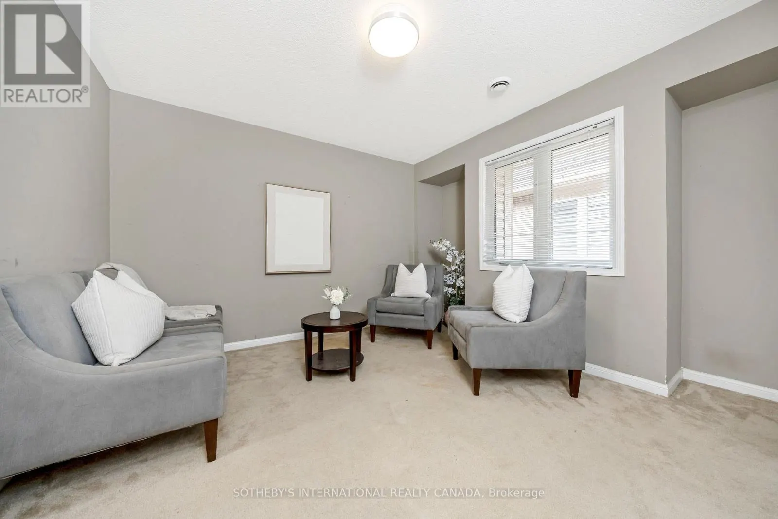 465 CUSICK CIRCLE