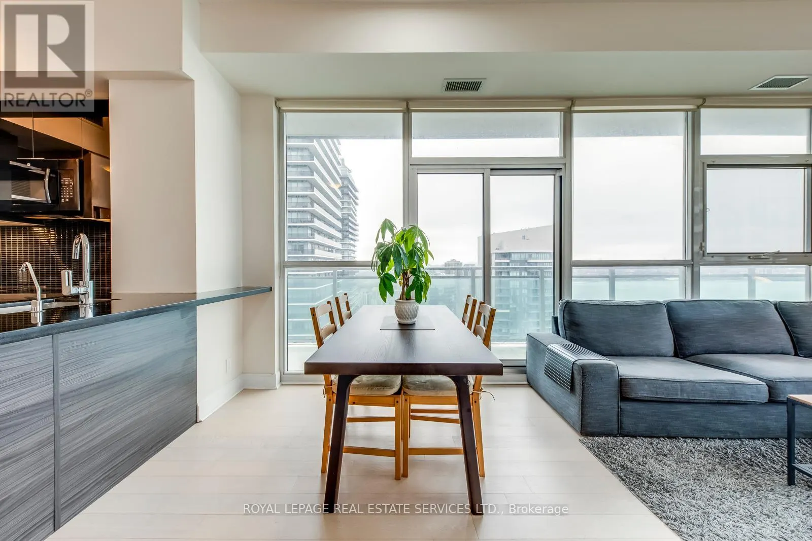 3706 - 33 SHORE BREEZE DRIVE