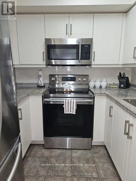 316 - 25 VIA ROSEDALE WAY