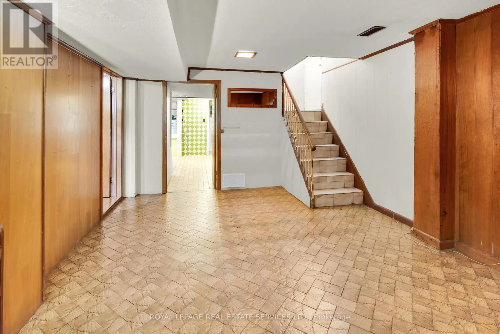 16 REDFERN AVENUE