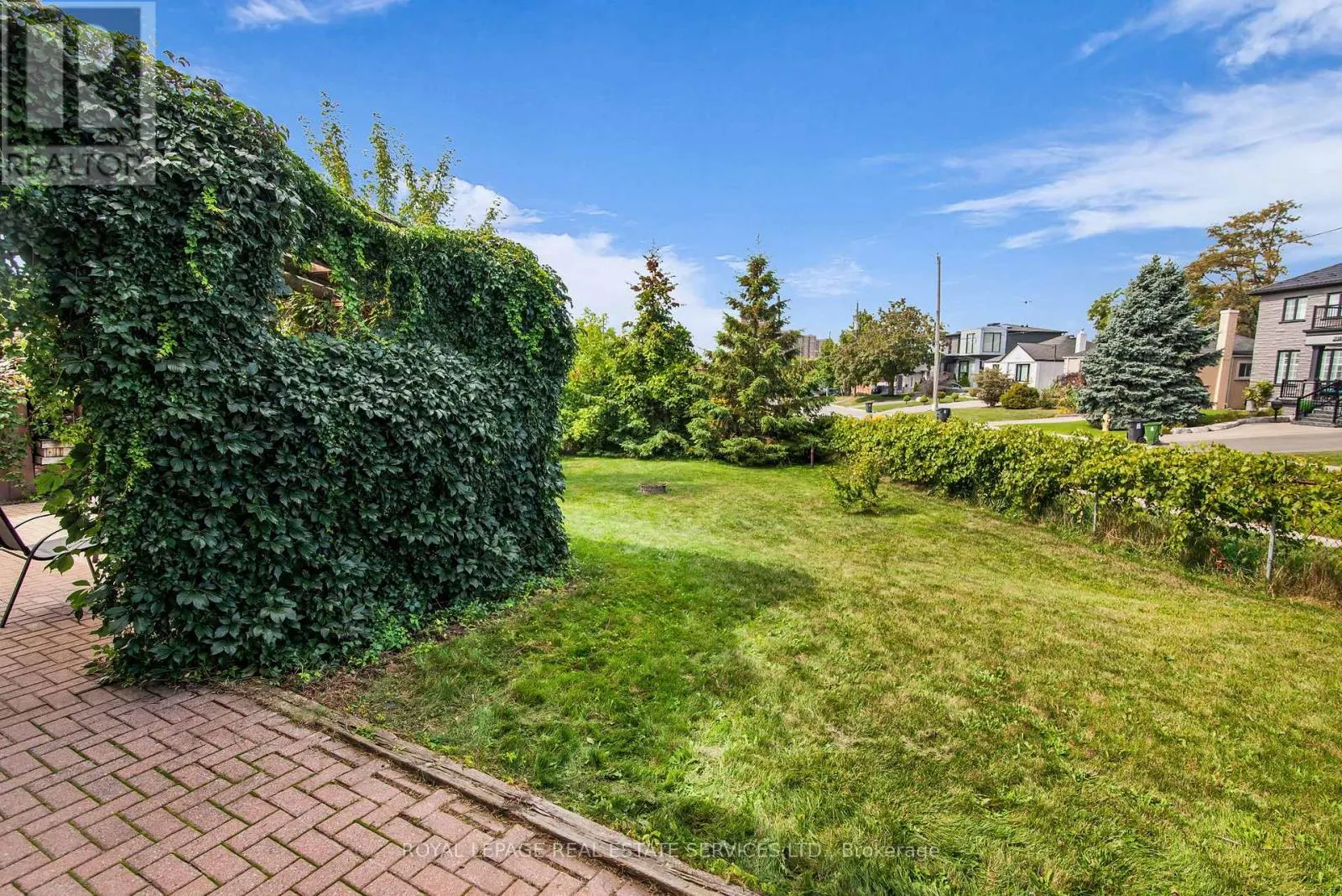 16 REDFERN AVENUE