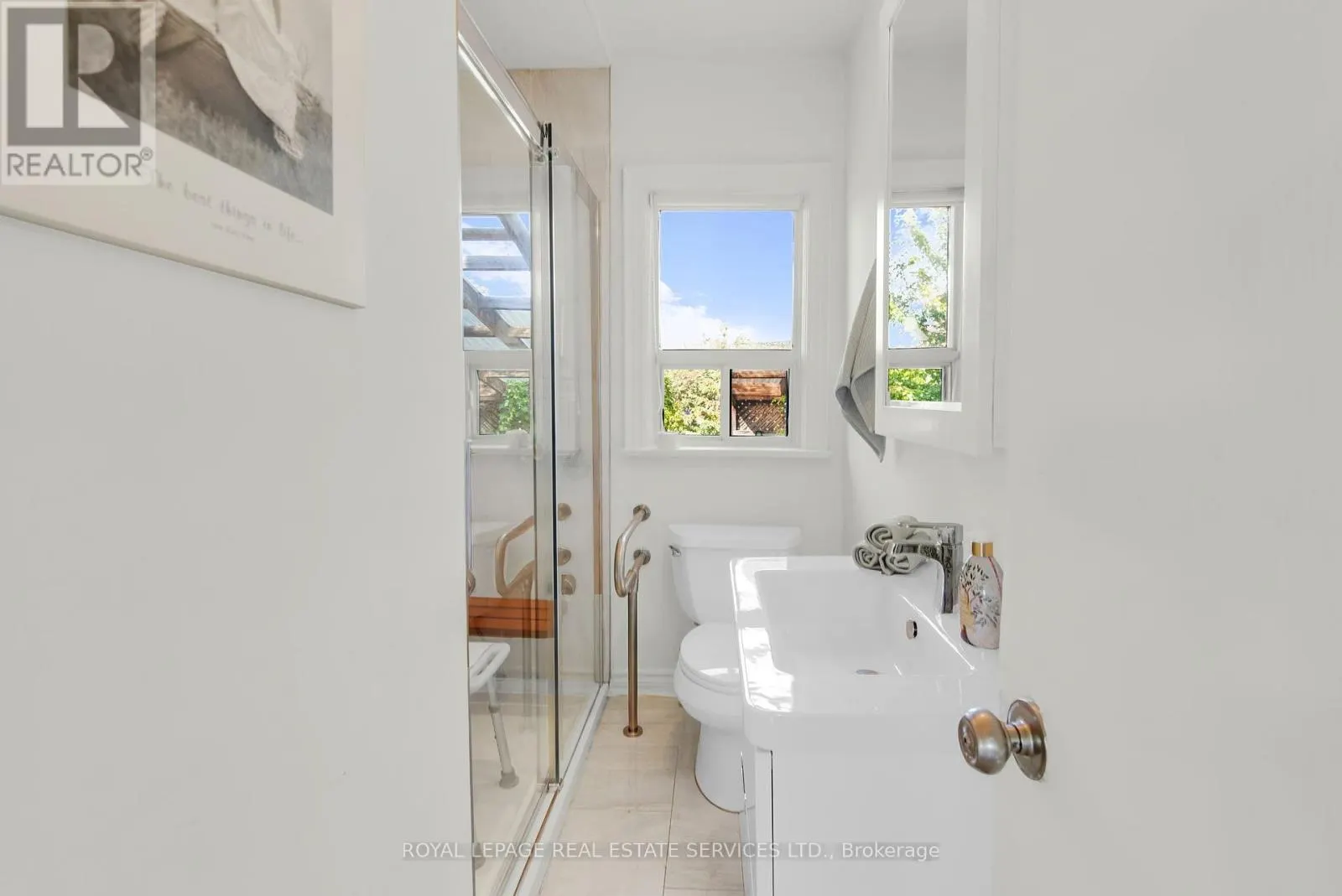 16 REDFERN AVENUE