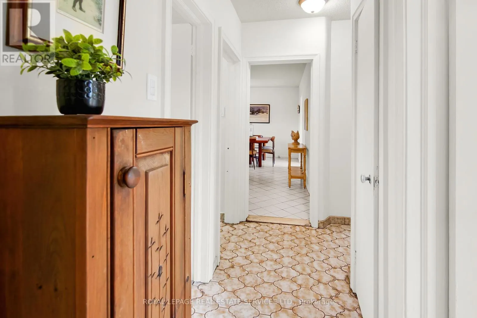 16 REDFERN AVENUE