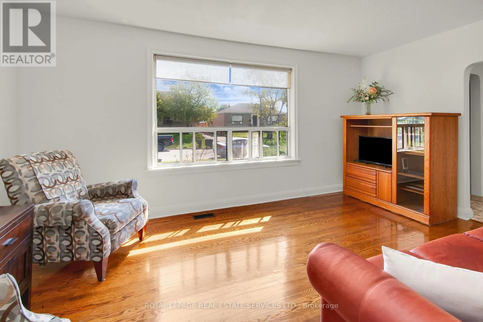 16 REDFERN AVENUE