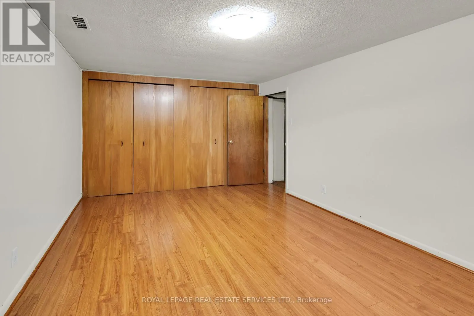16 REDFERN AVENUE