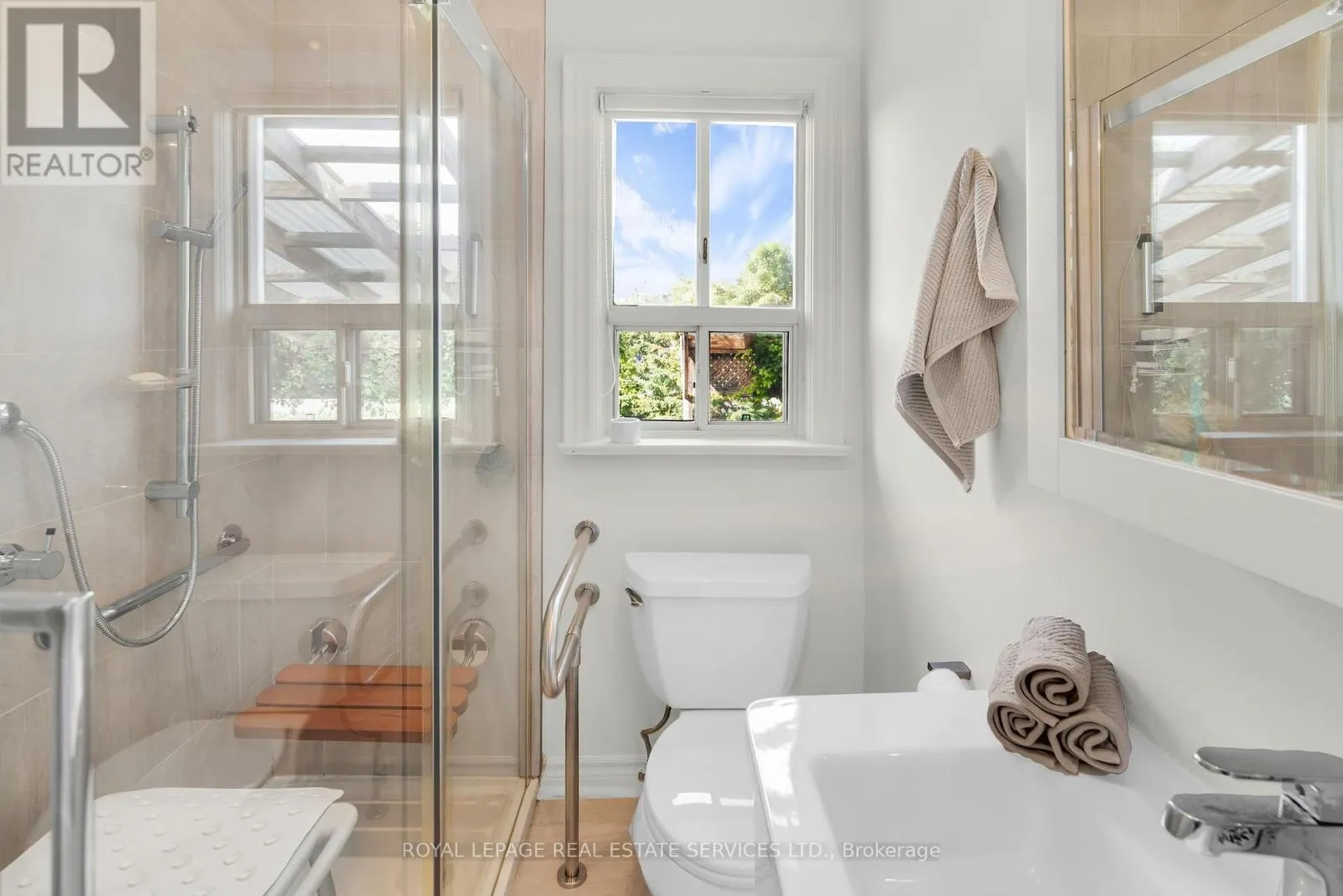 16 REDFERN AVENUE