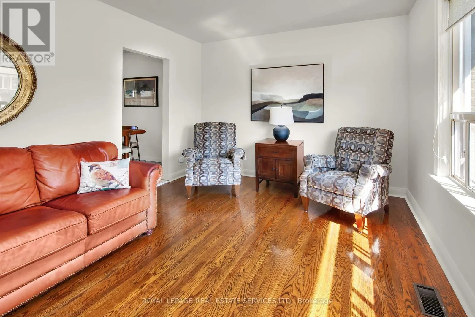 16 REDFERN AVENUE