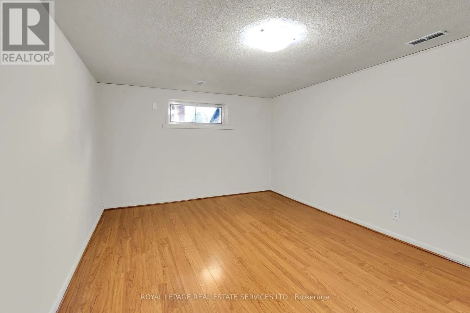 16 REDFERN AVENUE