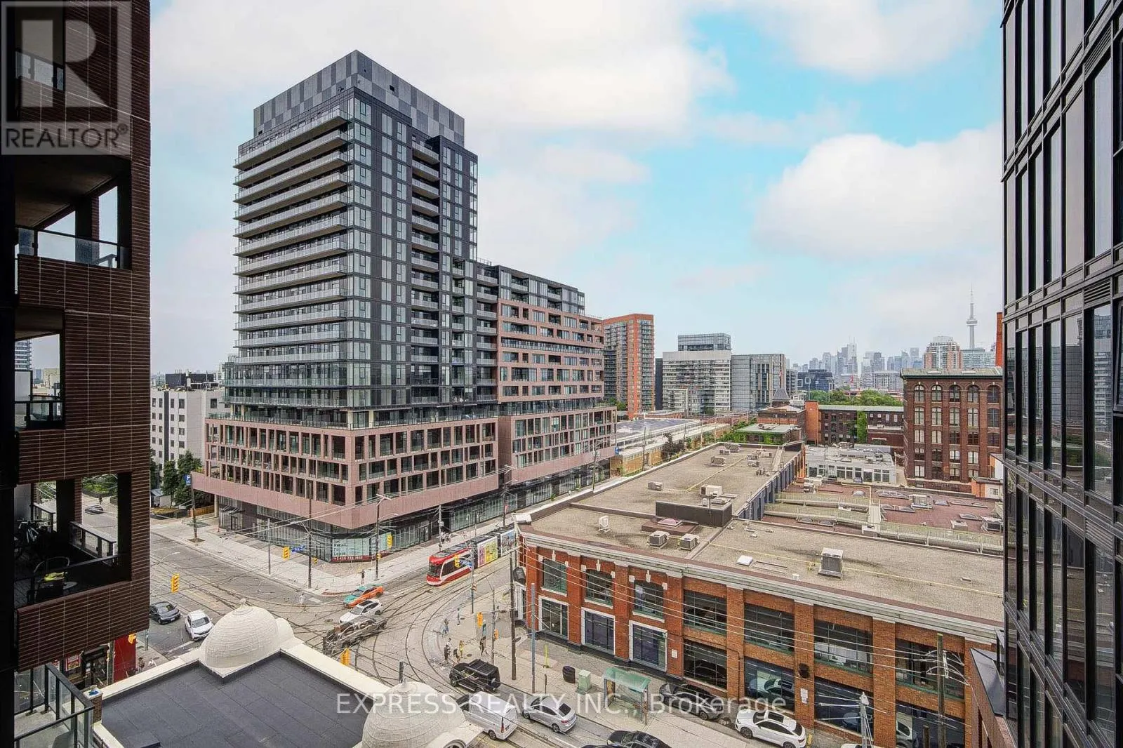 701 - 270 DUFFERIN STREET