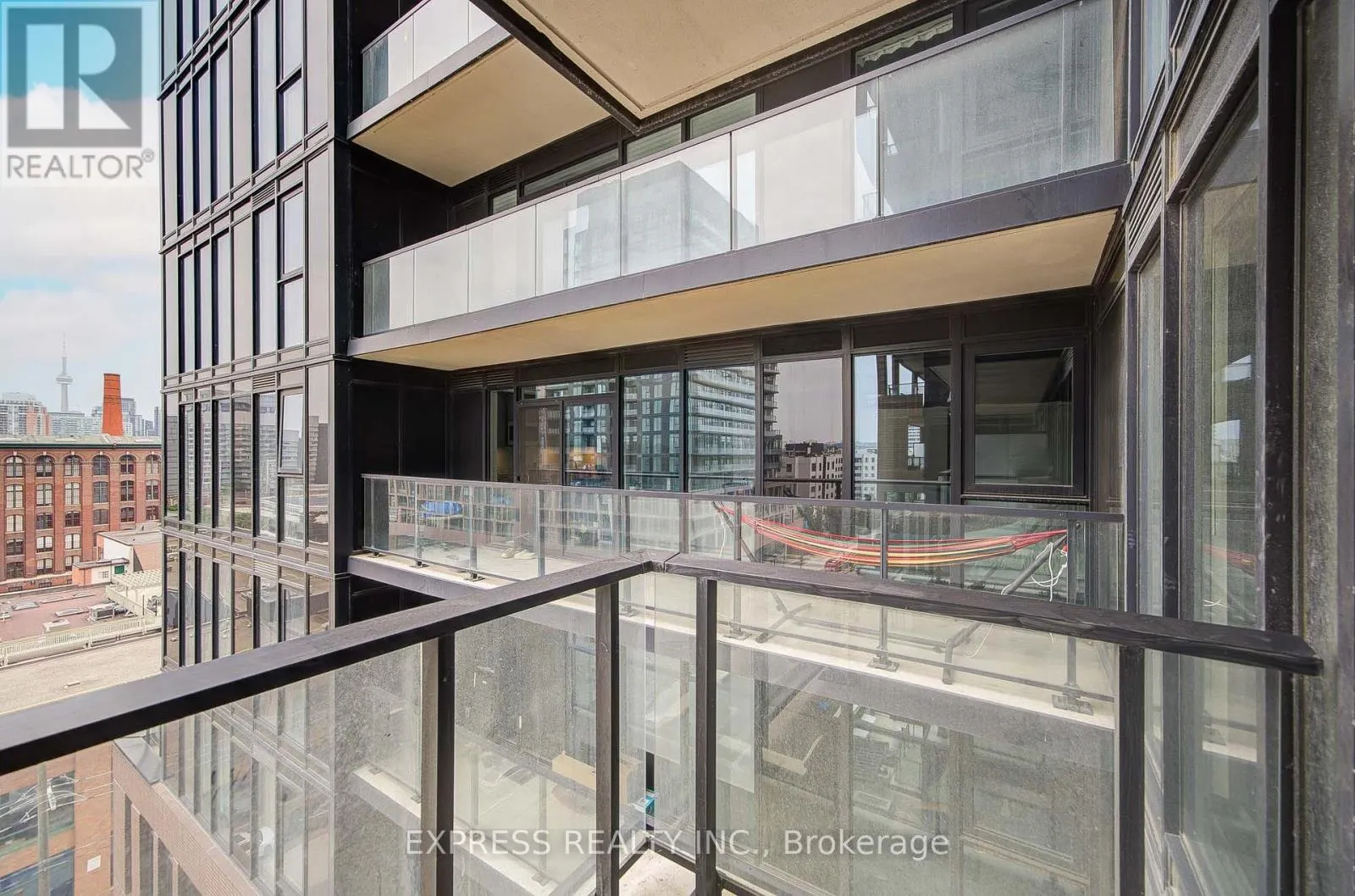 701 - 270 DUFFERIN STREET