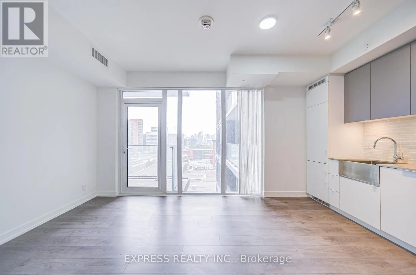 701 - 270 DUFFERIN STREET