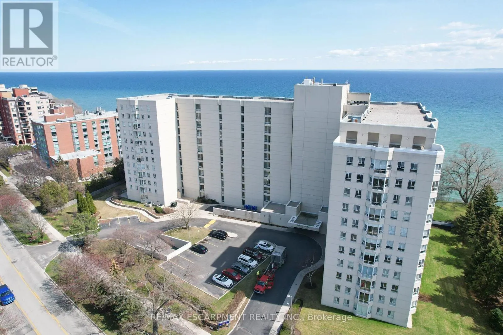 801 - 5280 LAKESHORE ROAD