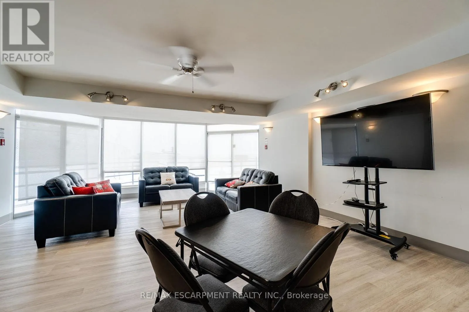 801 - 5280 LAKESHORE ROAD
