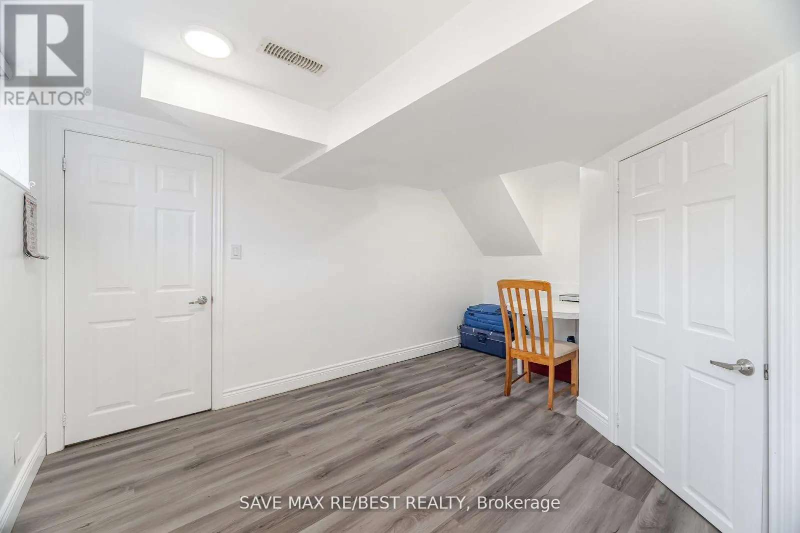 29 BROOKMERE ROAD