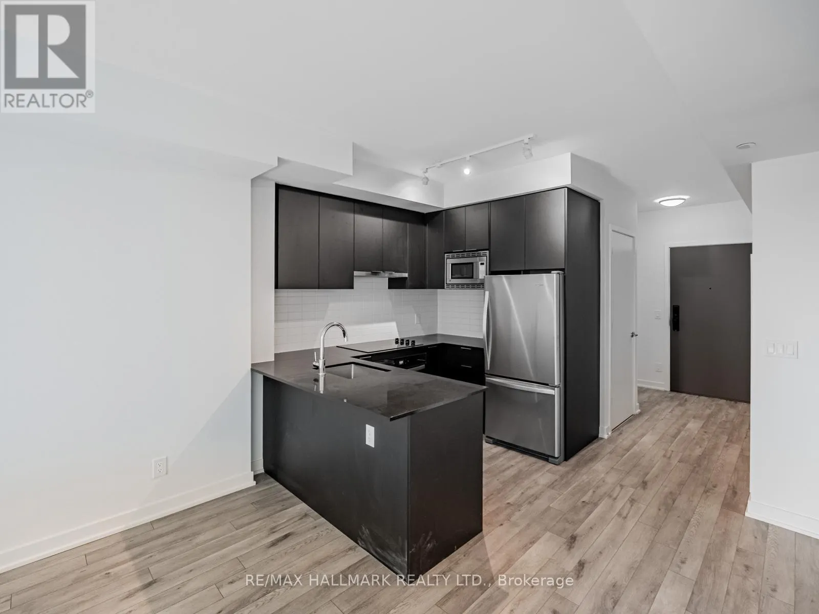 1301 - 3079 TRAFALGAR ROAD