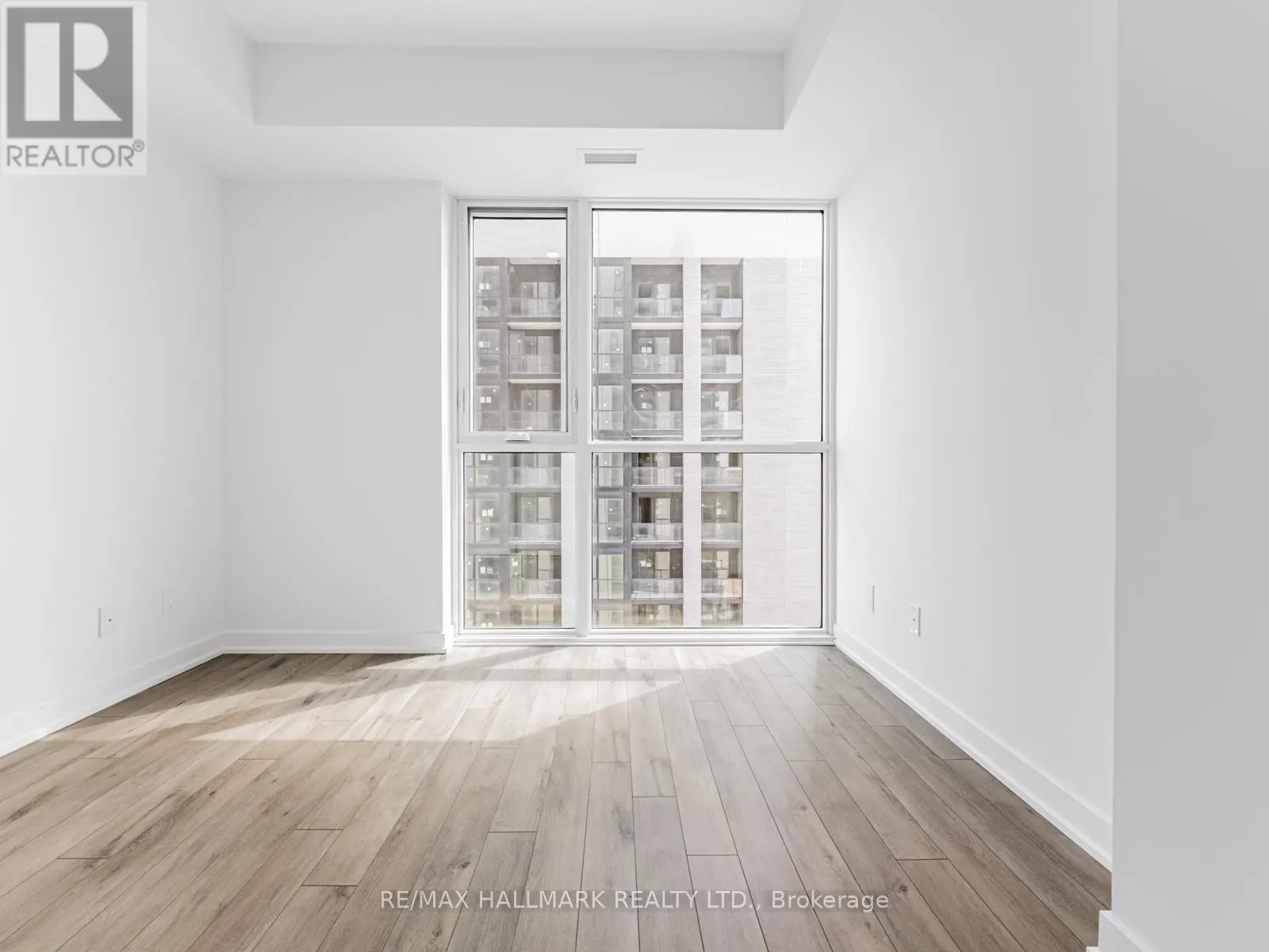 1301 - 3079 TRAFALGAR ROAD