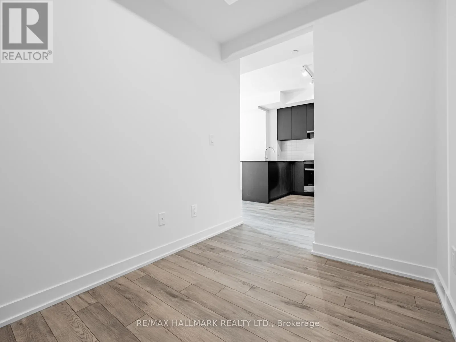 1301 - 3079 TRAFALGAR ROAD