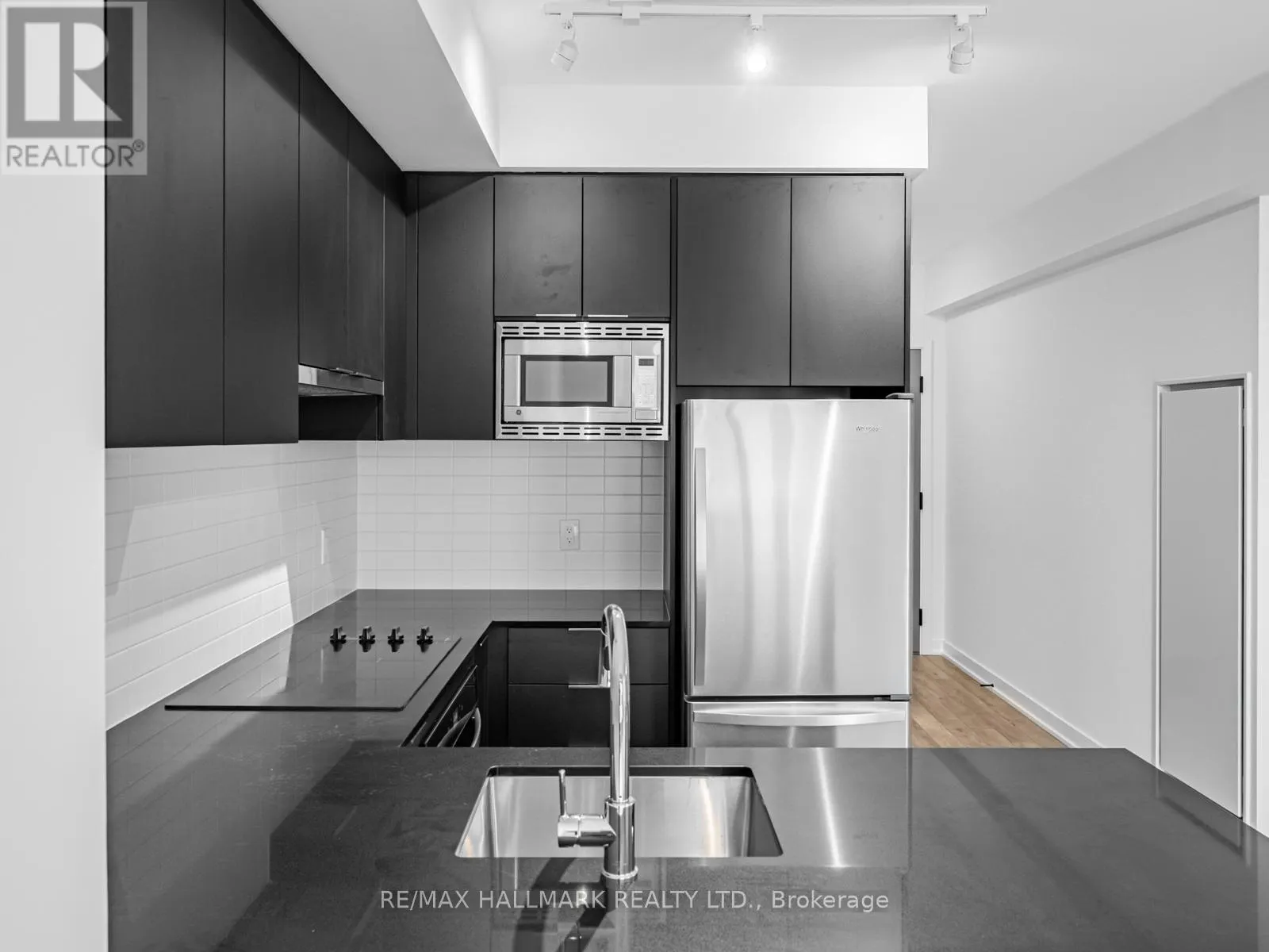 1301 - 3079 TRAFALGAR ROAD