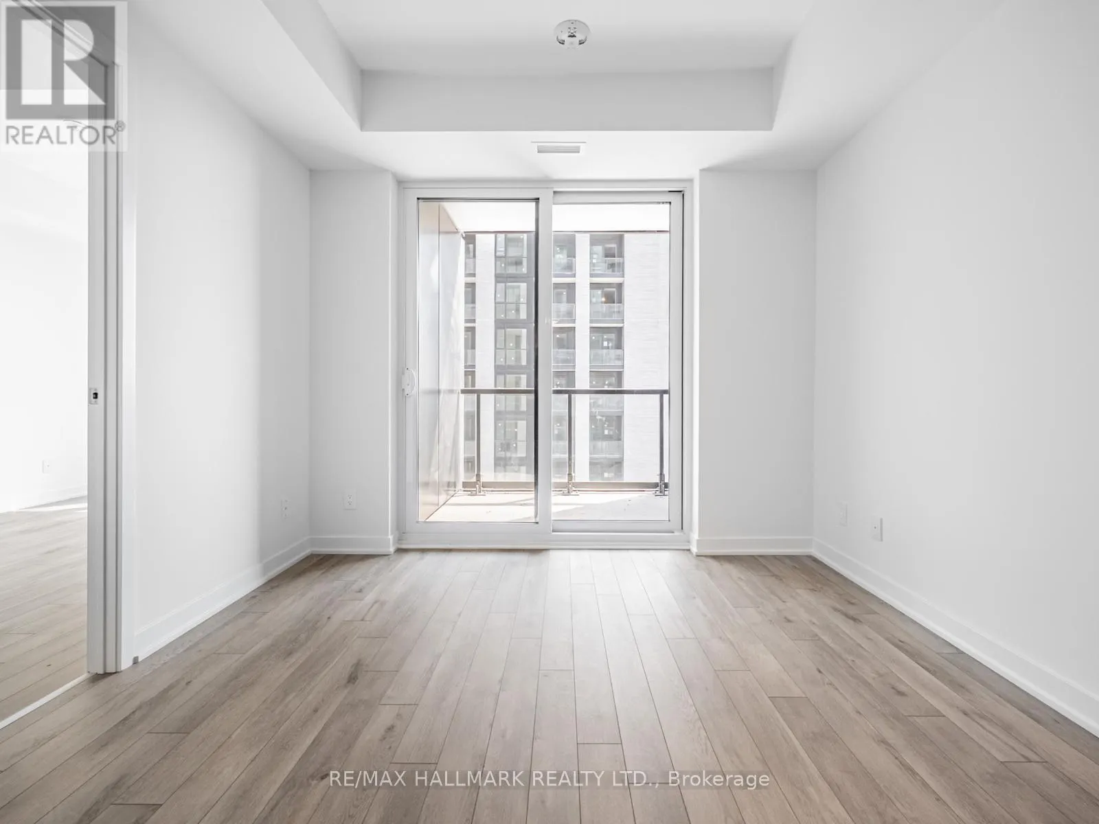 1301 - 3079 TRAFALGAR ROAD