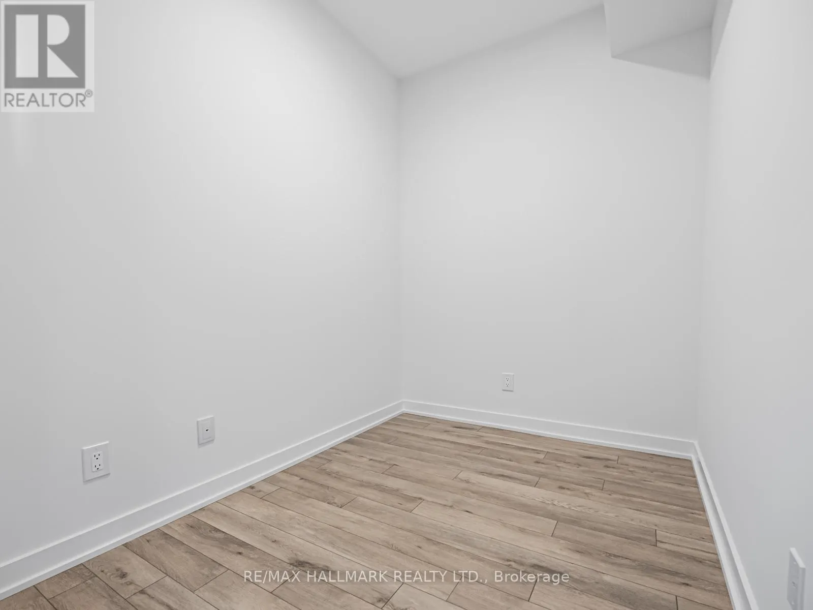 1301 - 3079 TRAFALGAR ROAD