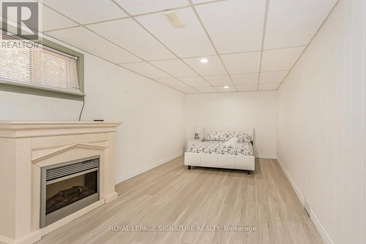 383 MAPLEHURST AVENUE