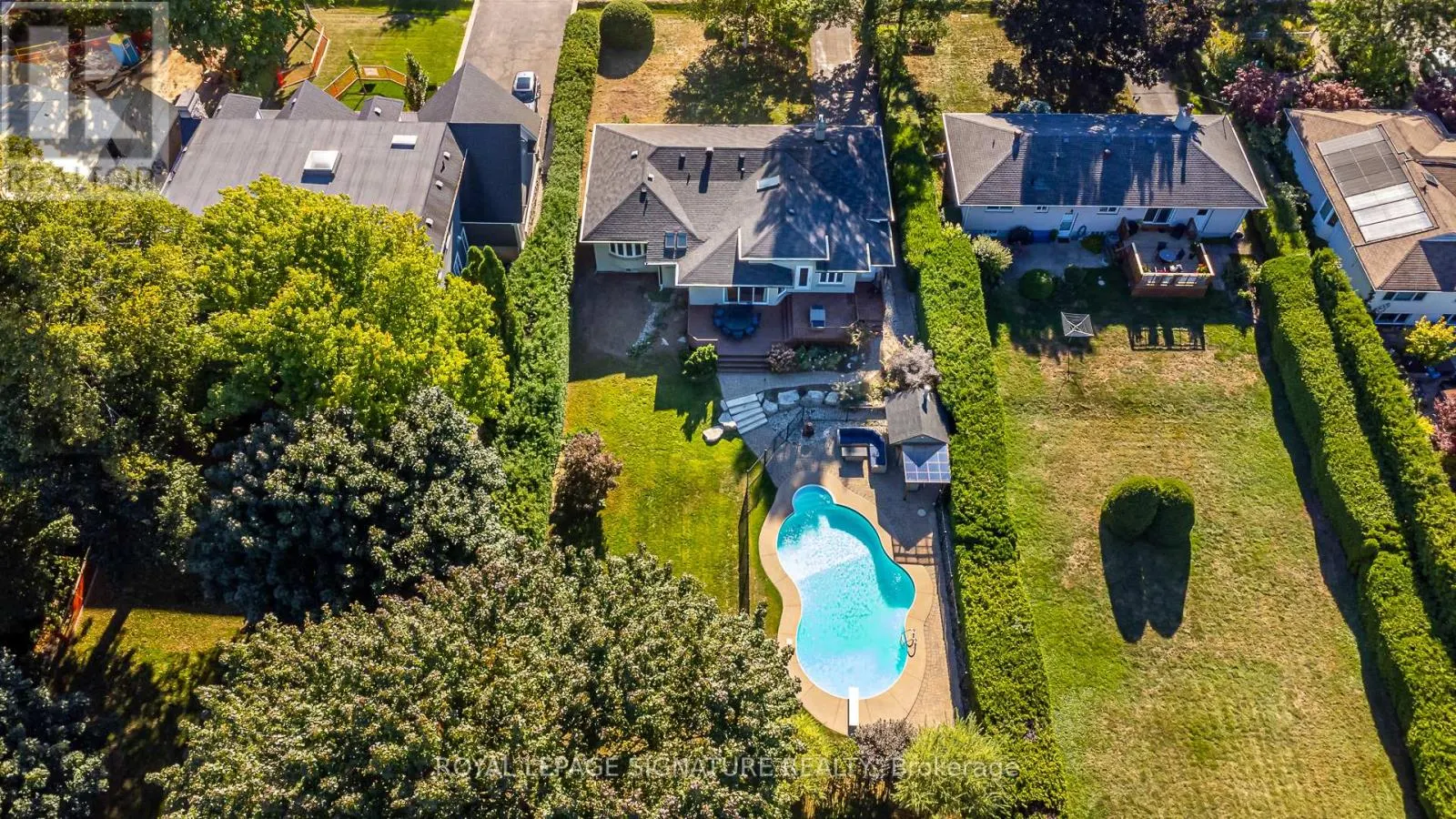 383 MAPLEHURST AVENUE