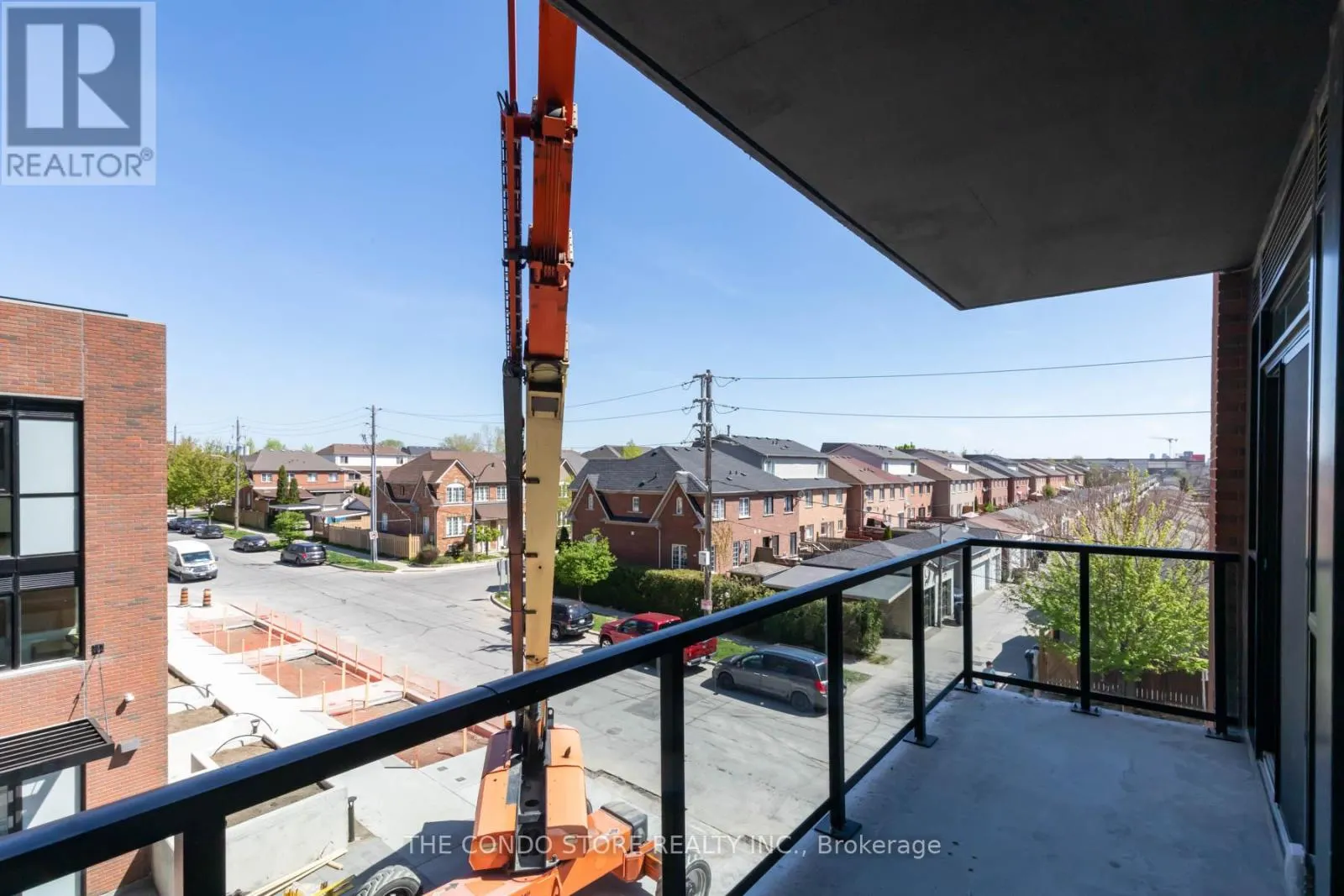 310 - 2300 ST. CLAIR AVENUE W