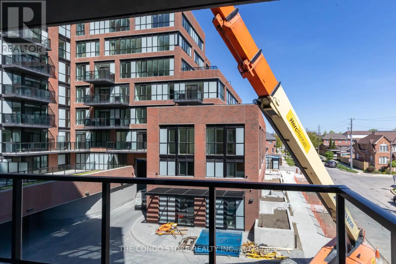 310 - 2300 ST. CLAIR AVENUE W