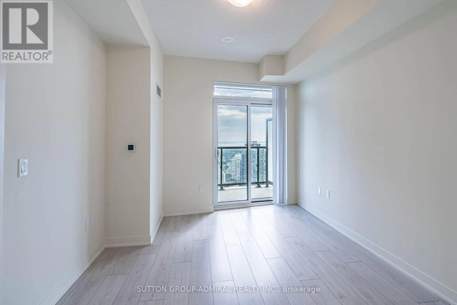 5006 - 38 ANNIE CRAIG DRIVE