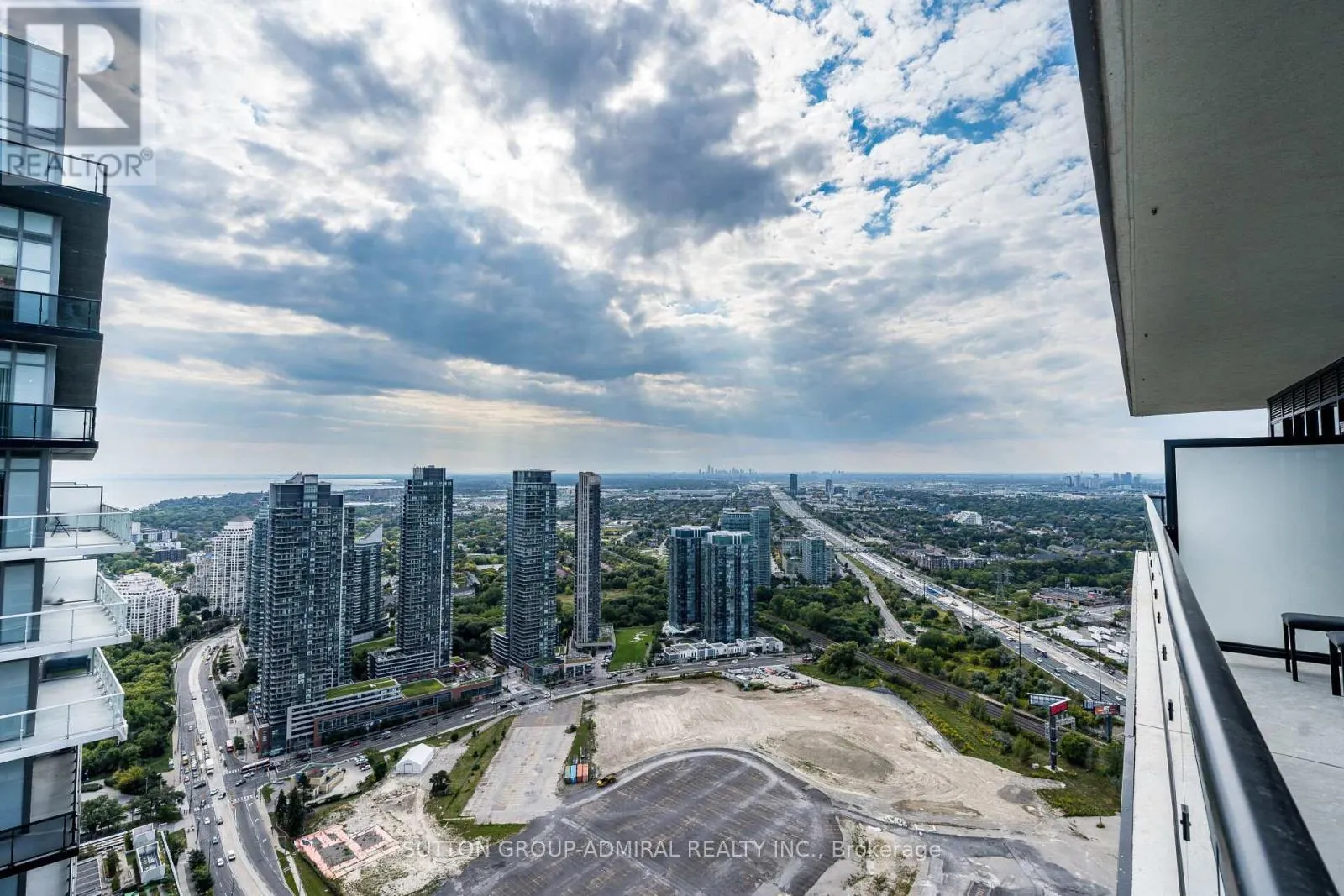 5006 - 38 ANNIE CRAIG DRIVE