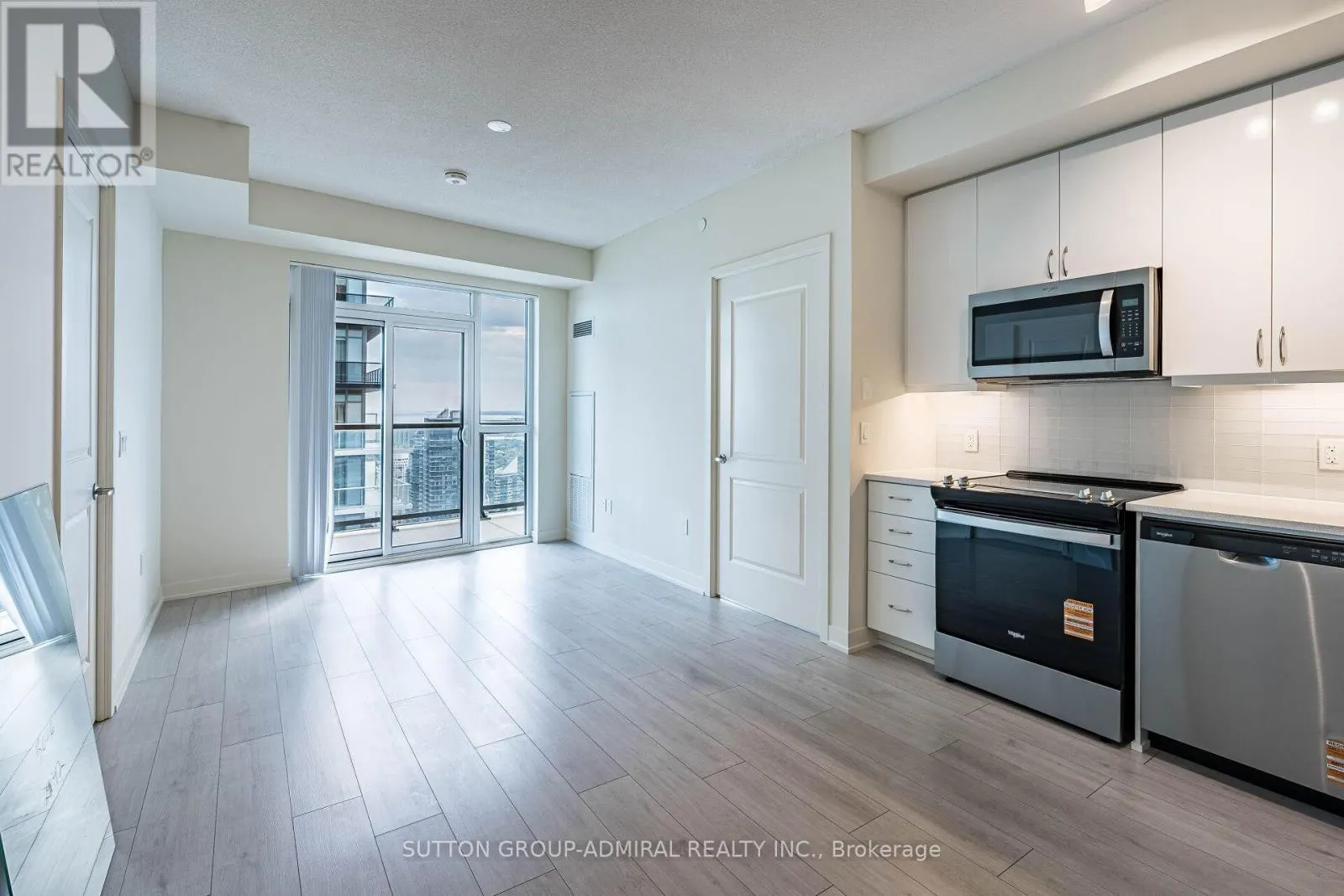 5006 - 38 ANNIE CRAIG DRIVE