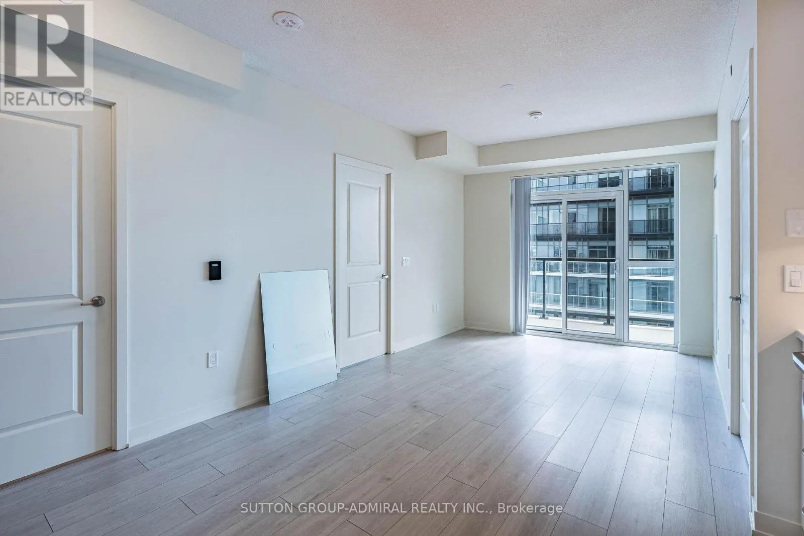 5006 - 38 ANNIE CRAIG DRIVE