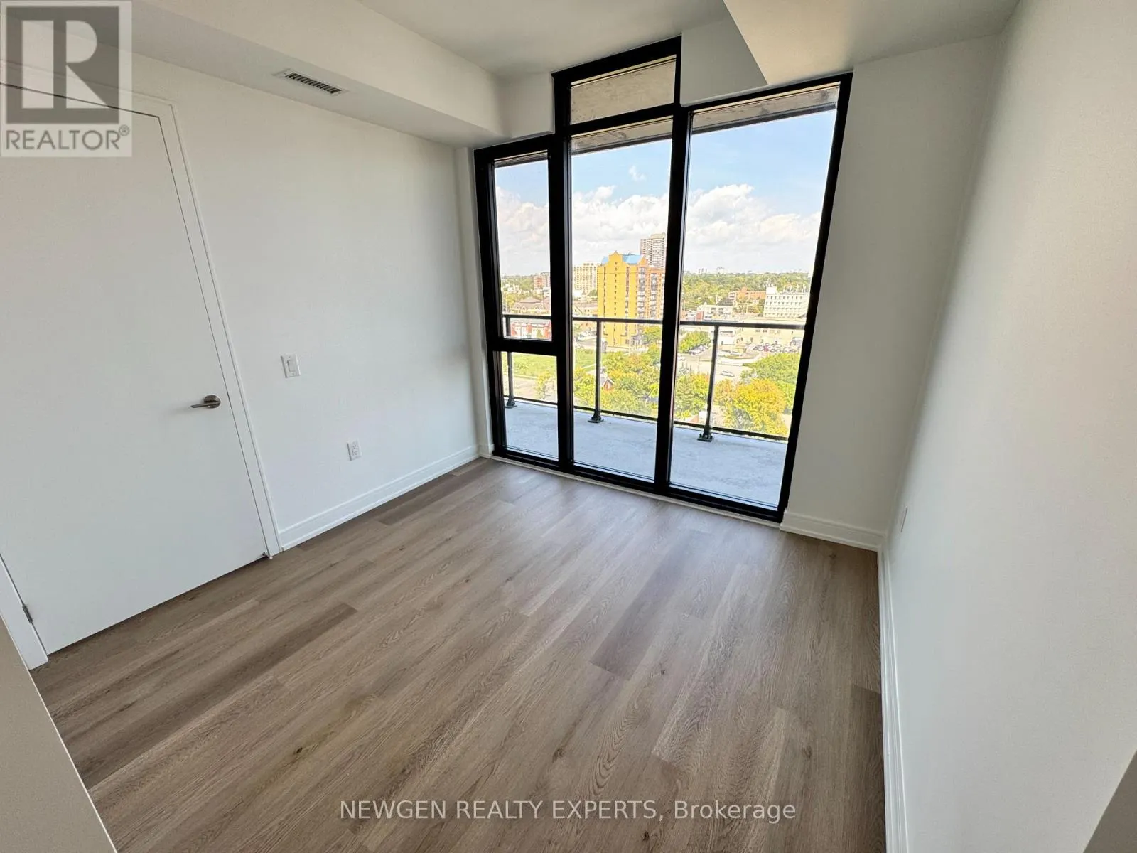 1102 - 3009 NOVAR ROAD