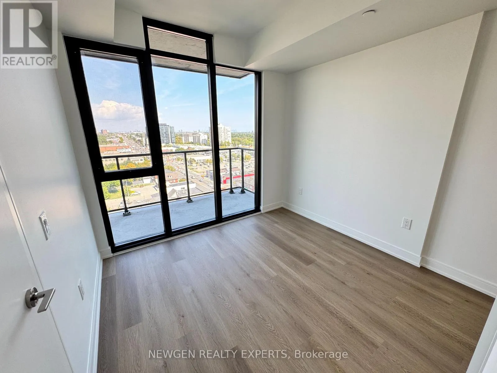 1102 - 3009 NOVAR ROAD