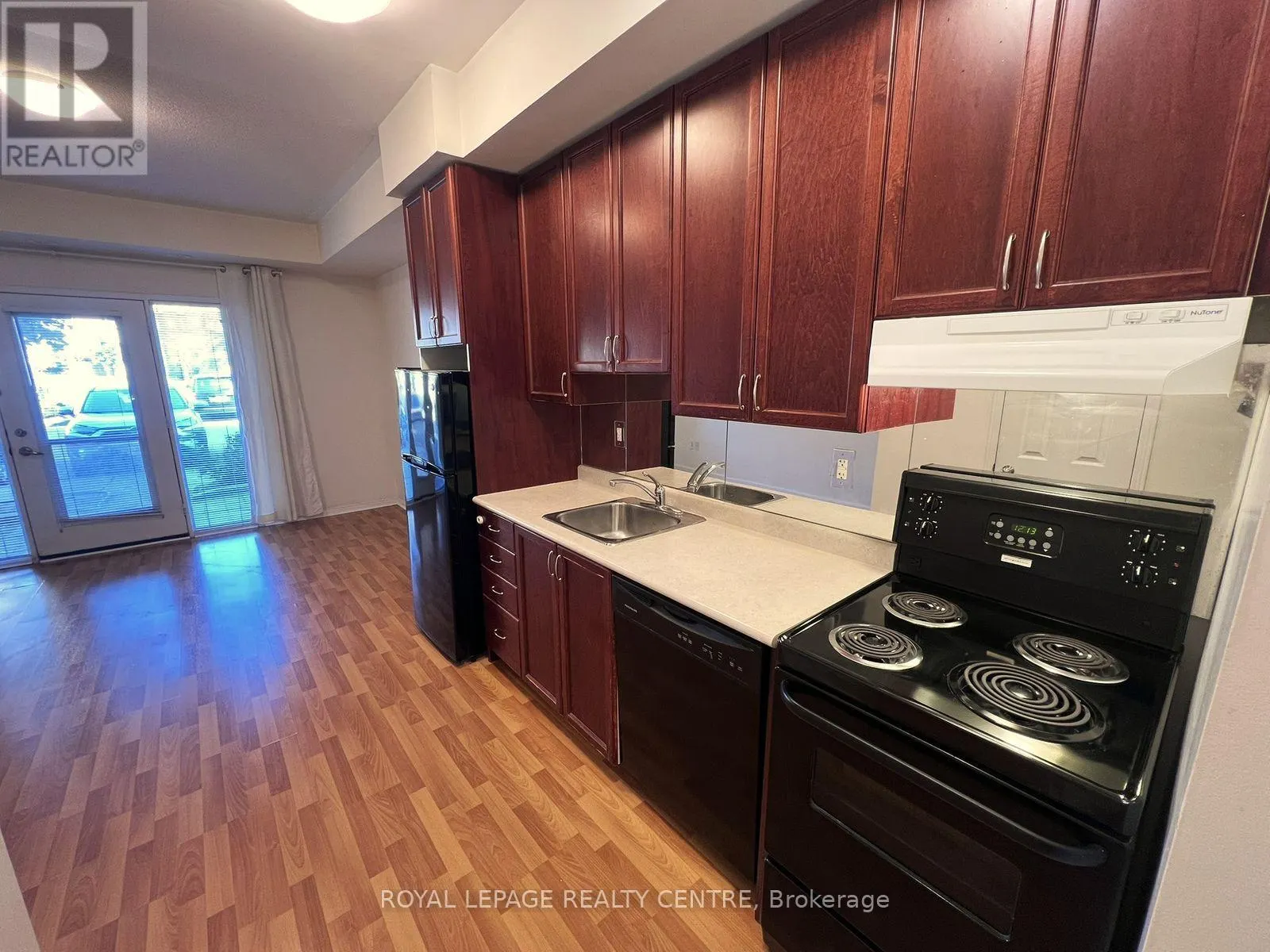 113 - 3055 THOMAS STREET