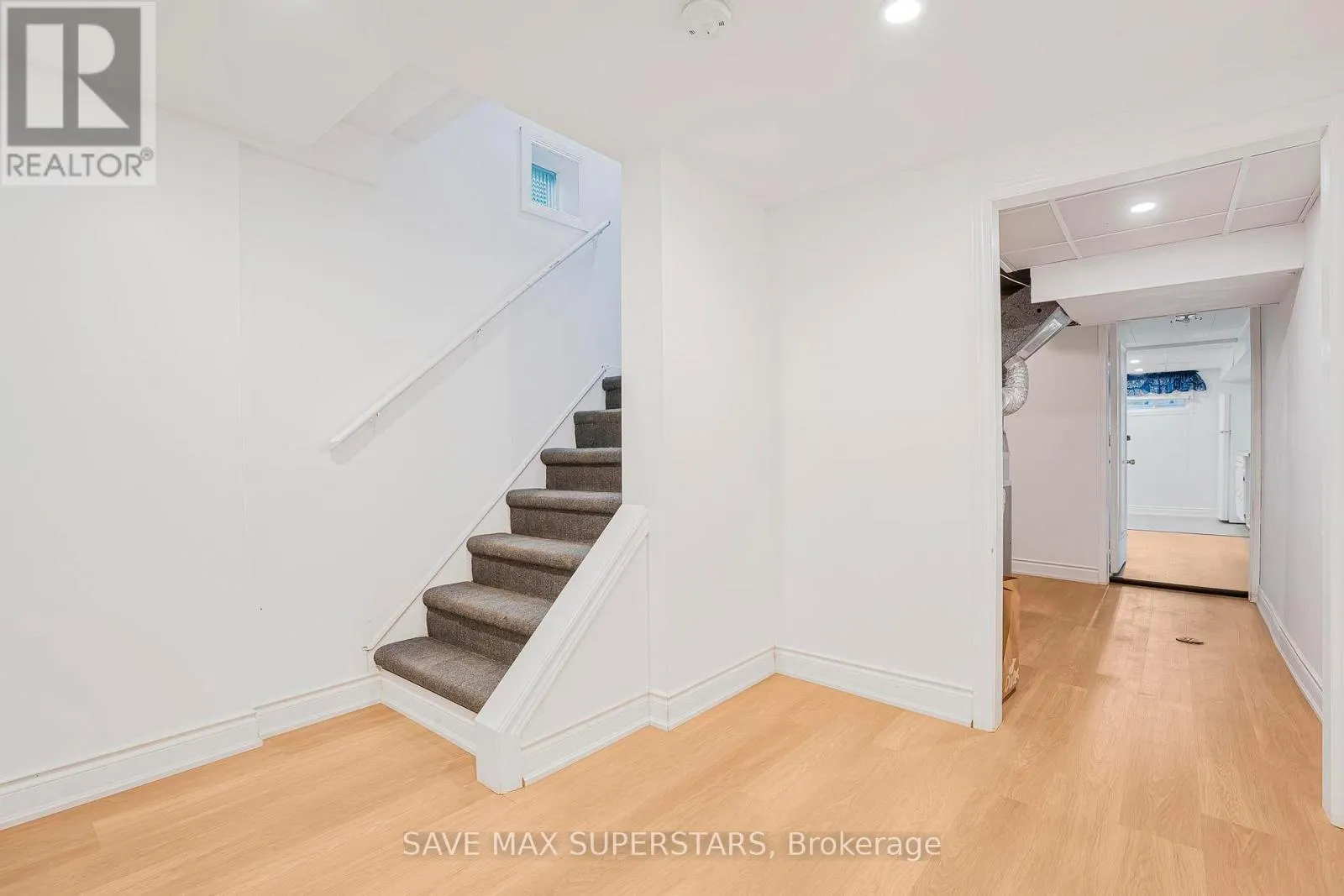 UPPER - 87 PENNINGTON CRESCENT