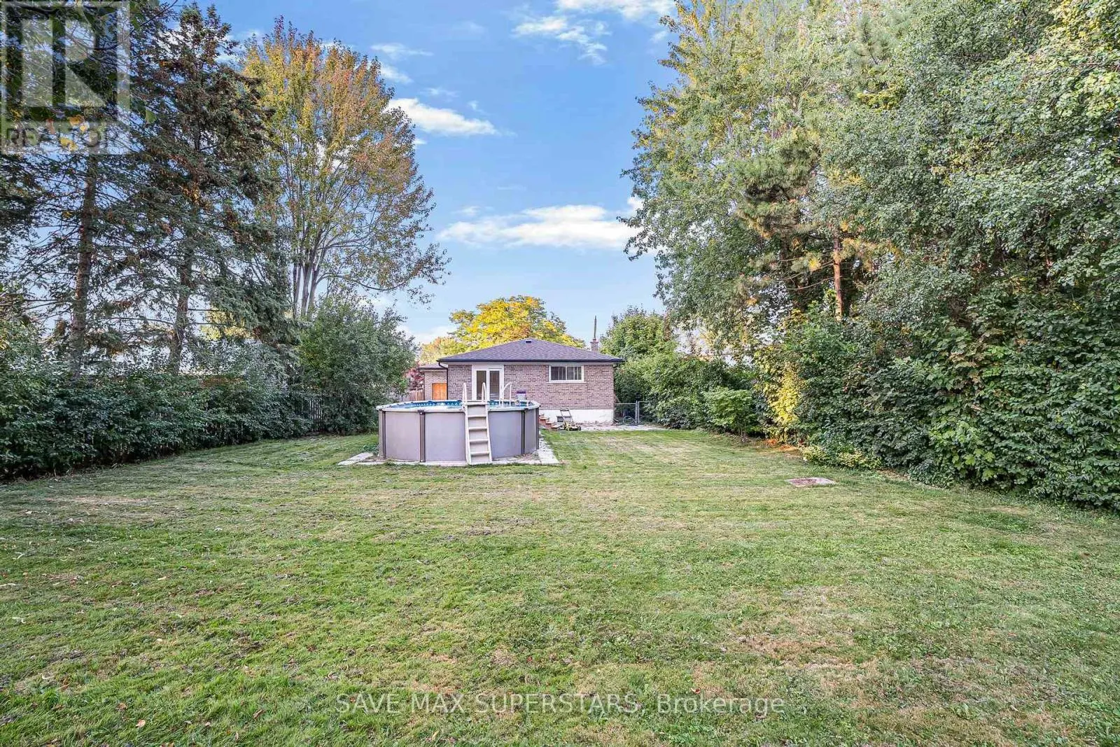 UPPER - 87 PENNINGTON CRESCENT