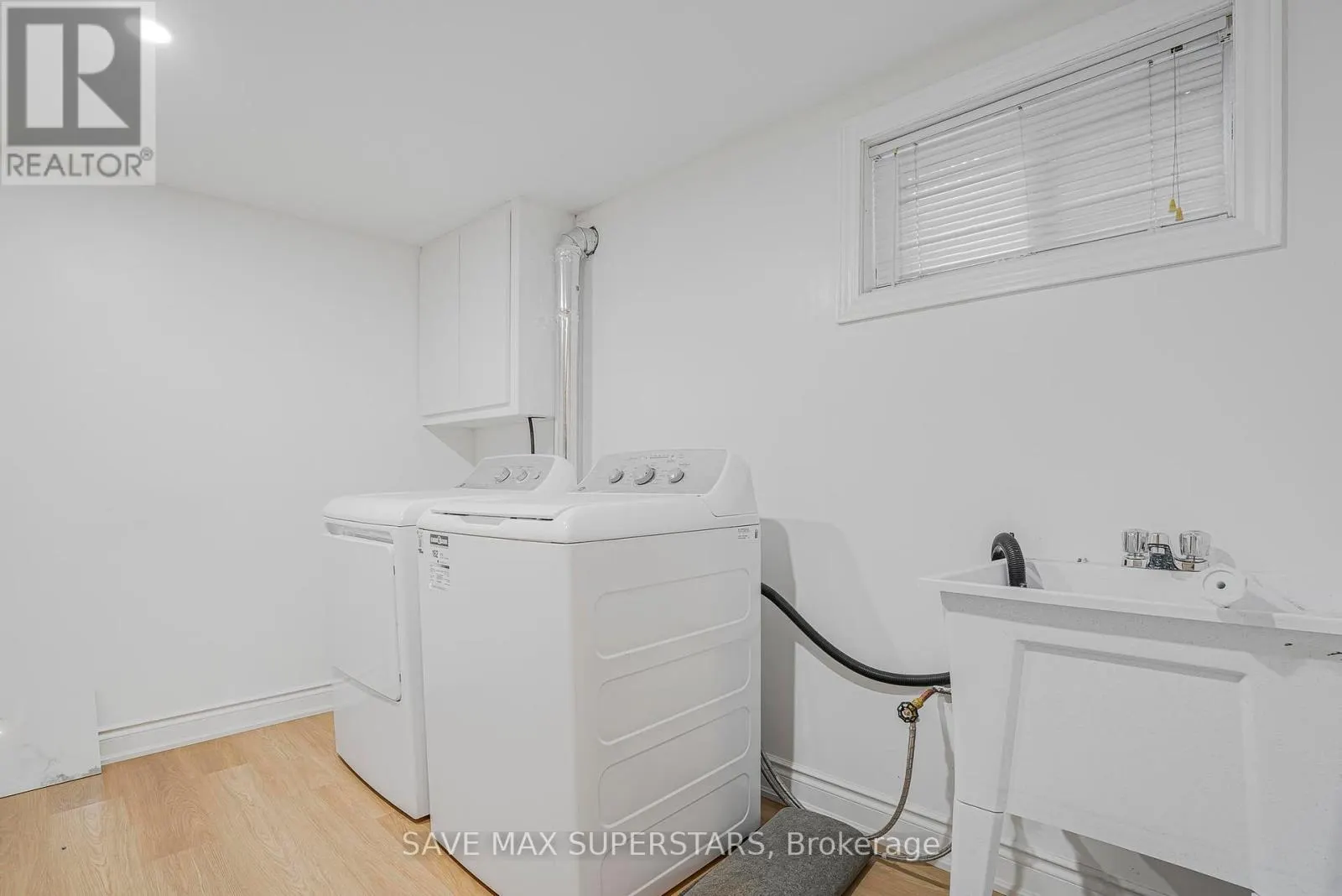 UPPER - 87 PENNINGTON CRESCENT
