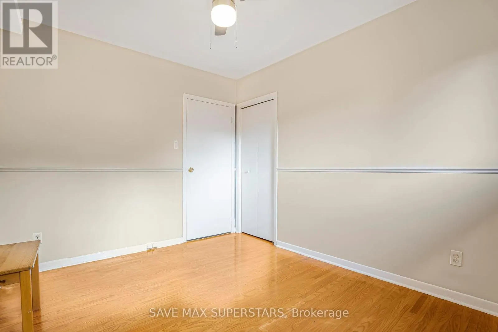 UPPER - 87 PENNINGTON CRESCENT