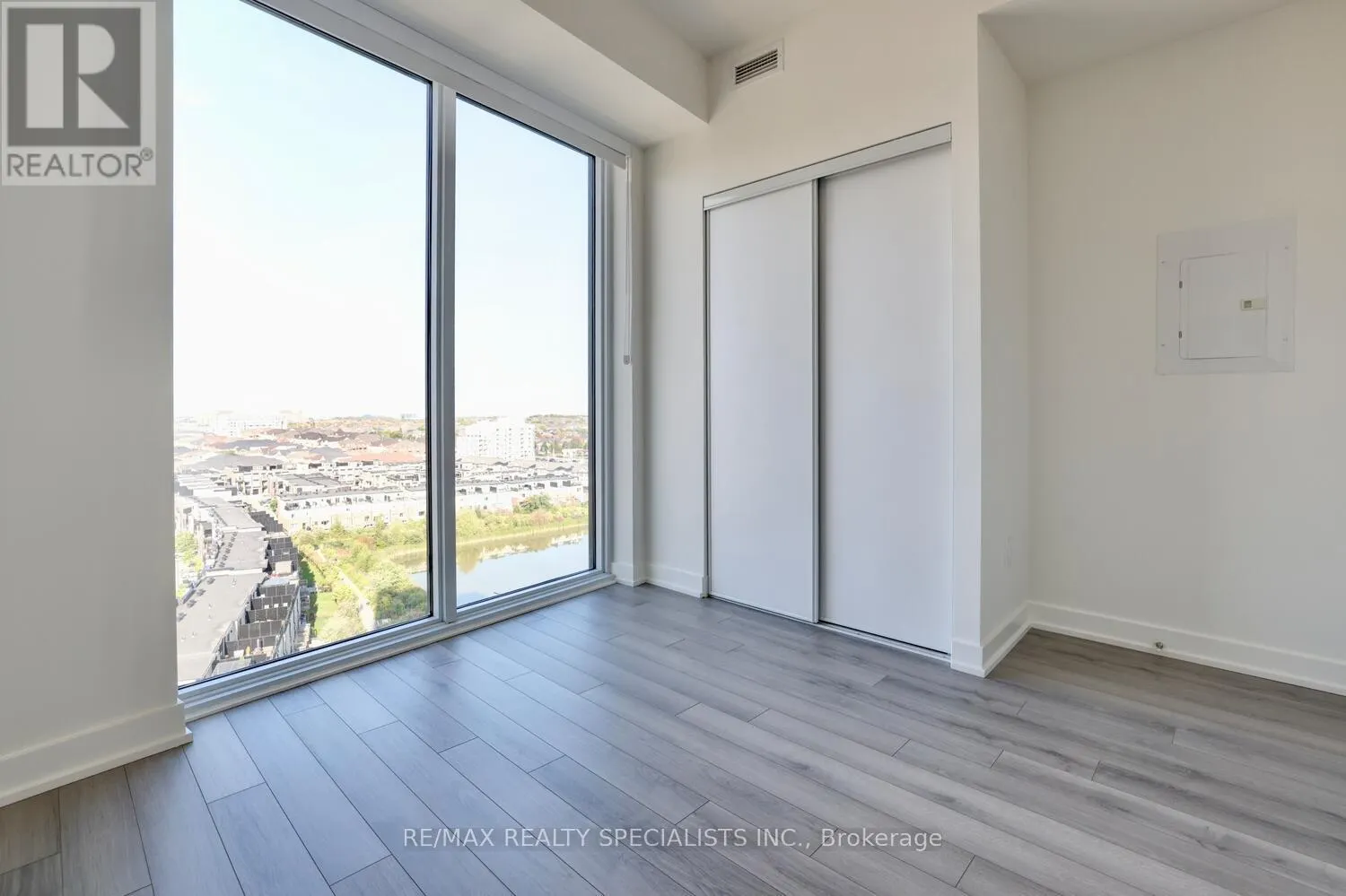 1308 - 3079 TRAFALGAR ROAD
