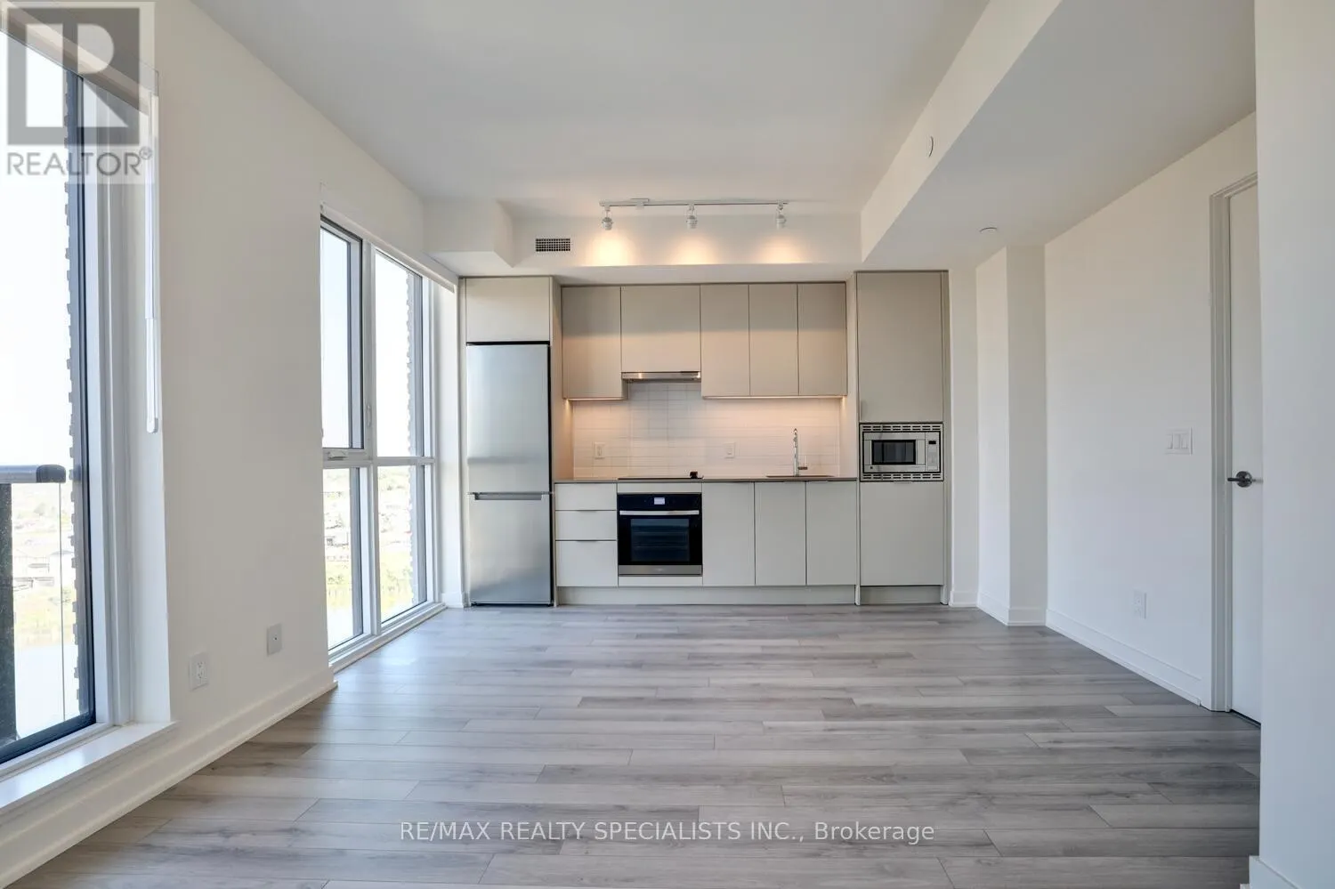 1308 - 3079 TRAFALGAR ROAD