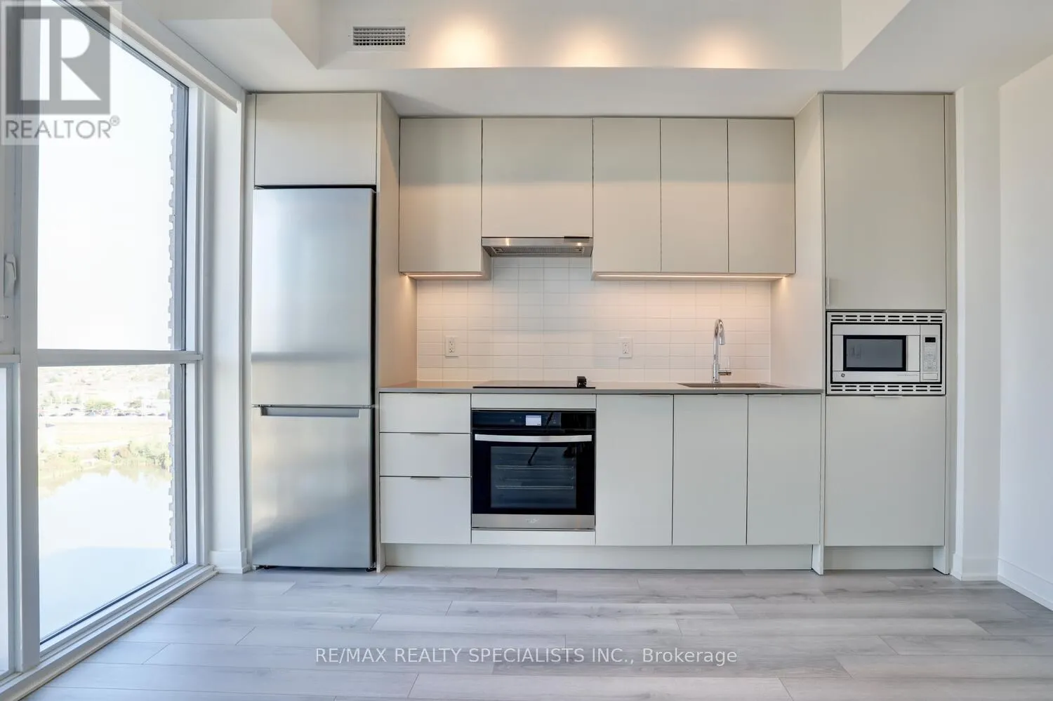 1308 - 3079 TRAFALGAR ROAD