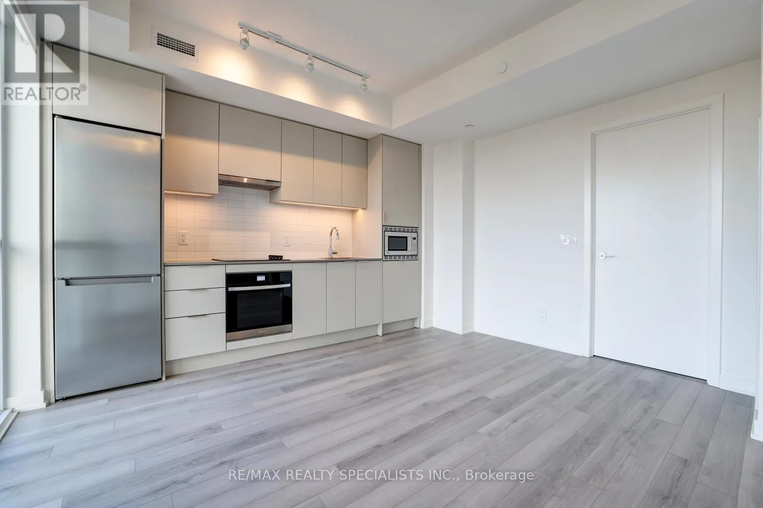 1308 - 3079 TRAFALGAR ROAD