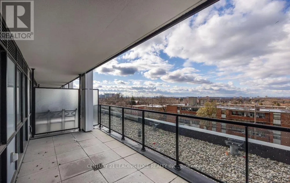 402 - 50 GEORGE BUTCHART DRIVE