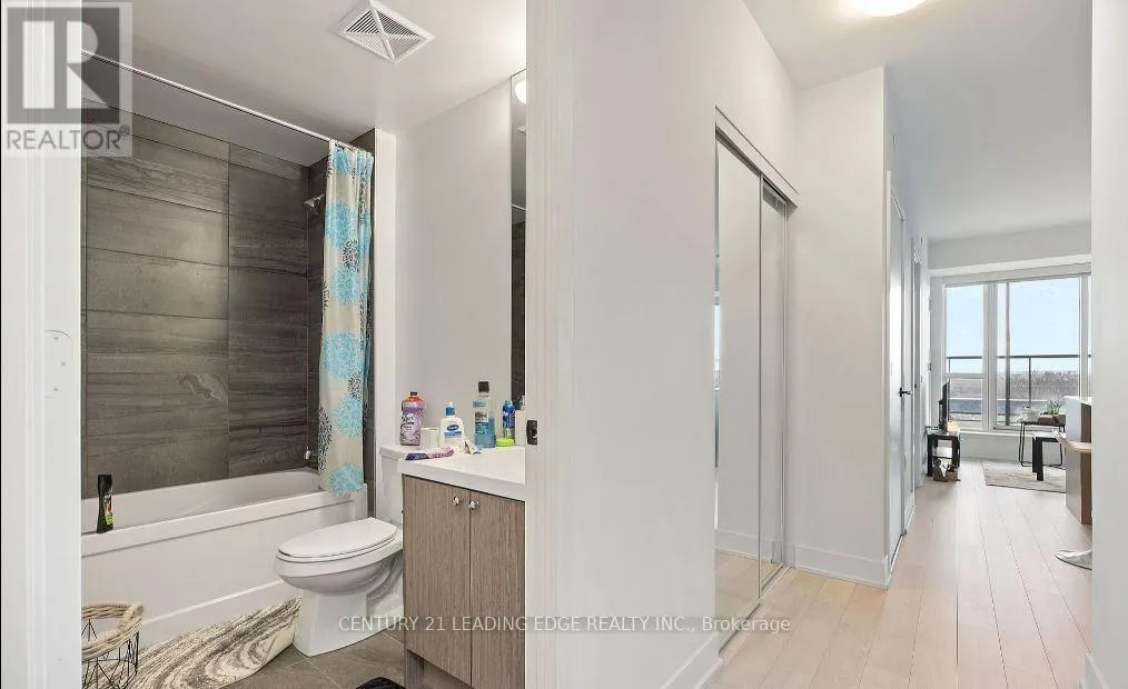 402 - 50 GEORGE BUTCHART DRIVE