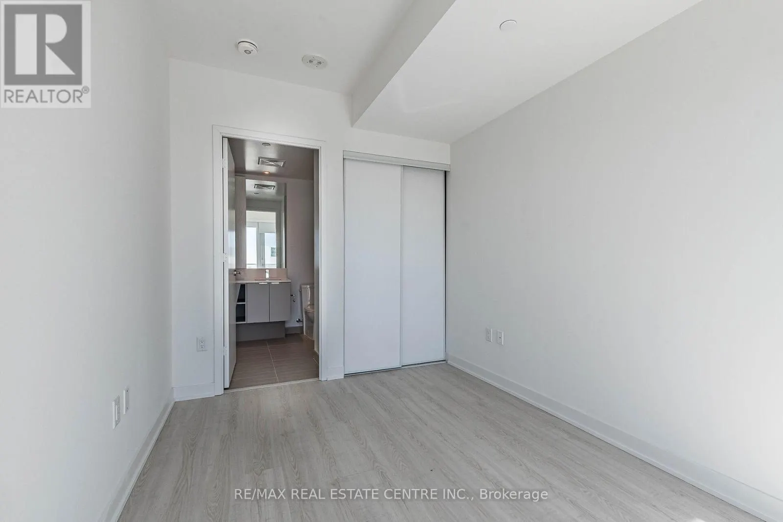 1407 - 3883 QUARTZ ROAD