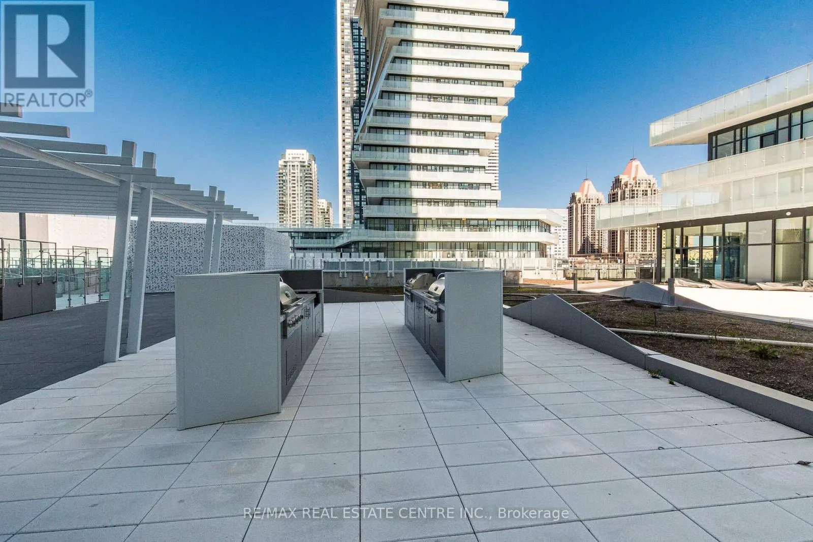 1407 - 3883 QUARTZ ROAD