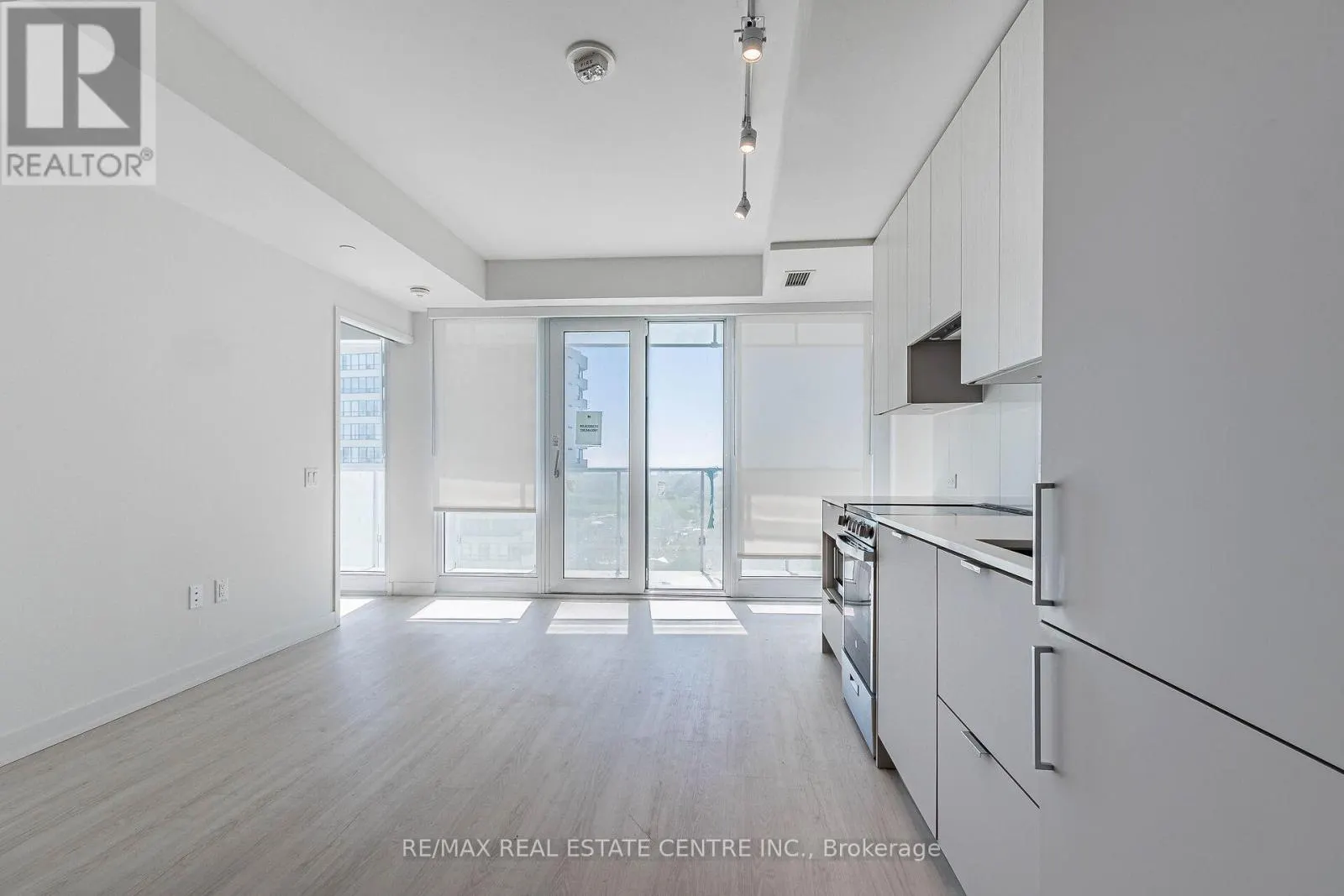 1407 - 3883 QUARTZ ROAD